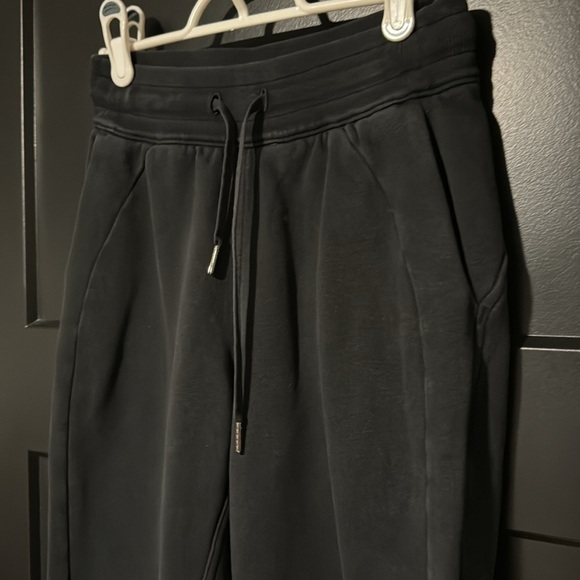 Lululemon Scuba Jogger
Black - Picture 4 of 12